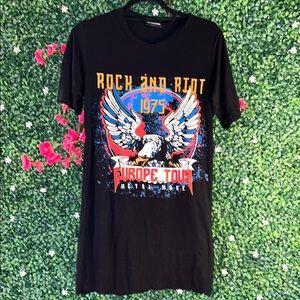 Rock and Riot 1975 Black Graphic Tee